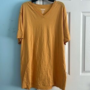 Old Navy Women’s Classic V-Neck Shirt